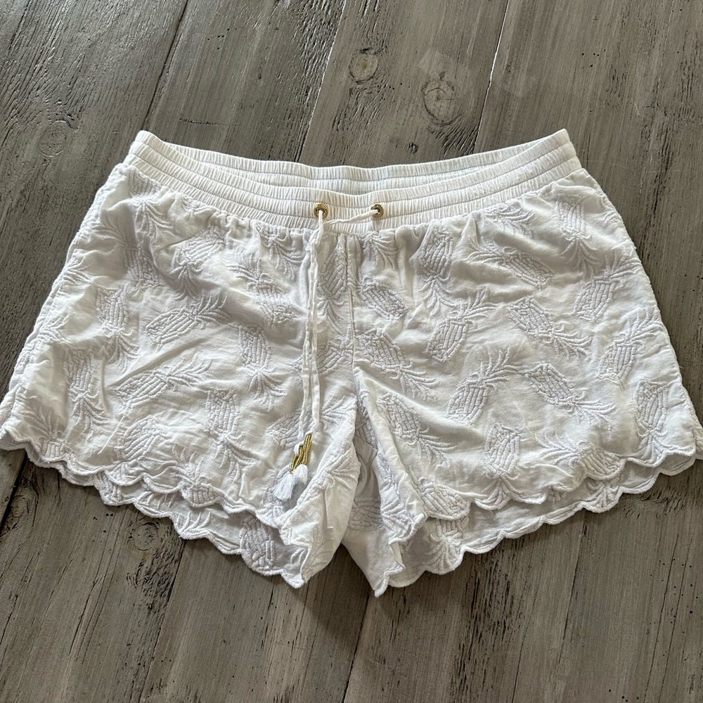 Lilly Pulitzer White Baybreeze shorts size Medium
